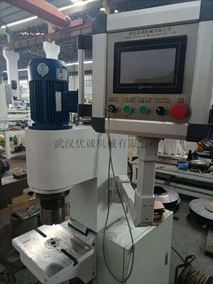 定制触摸屏位移控制旋铆机